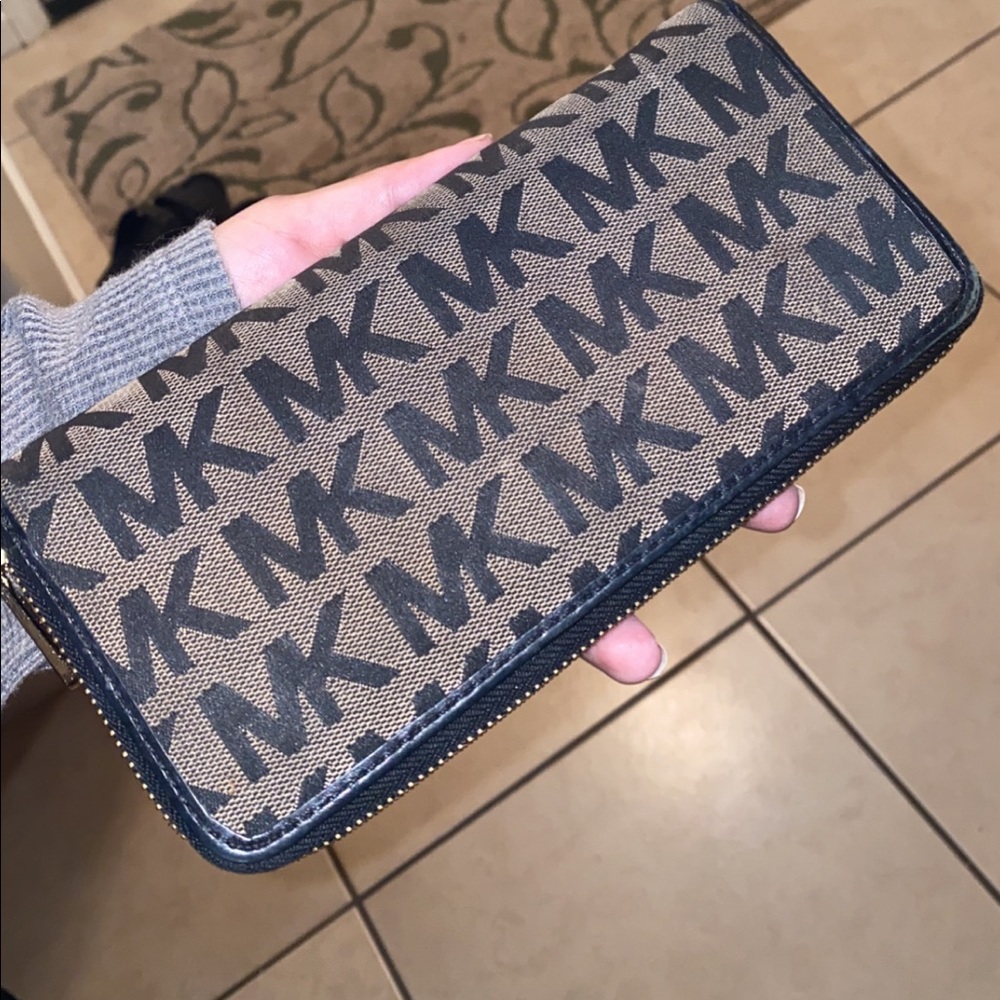 MK wallet